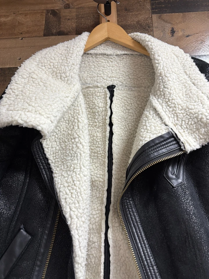 Chaqueta de aviador de piel de oveja sintética para hombre  Foto 2 de 4