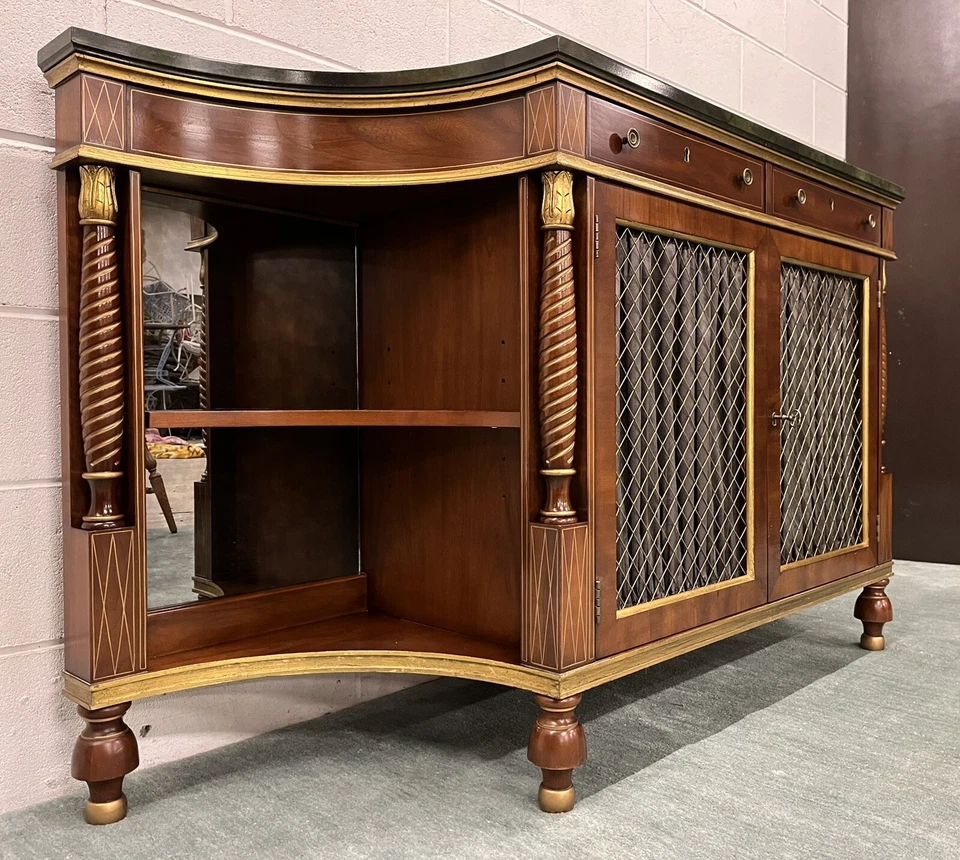 Gabinete de consola dorado Mario Buatta para John Widdicomb Regency; tapa de mármol sintético Foto 2 de 4