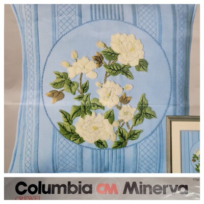 Vtg Columbia-Minerva Crewel Stitchery #7715 ''Gardenia Circle'' Started/Unfinished