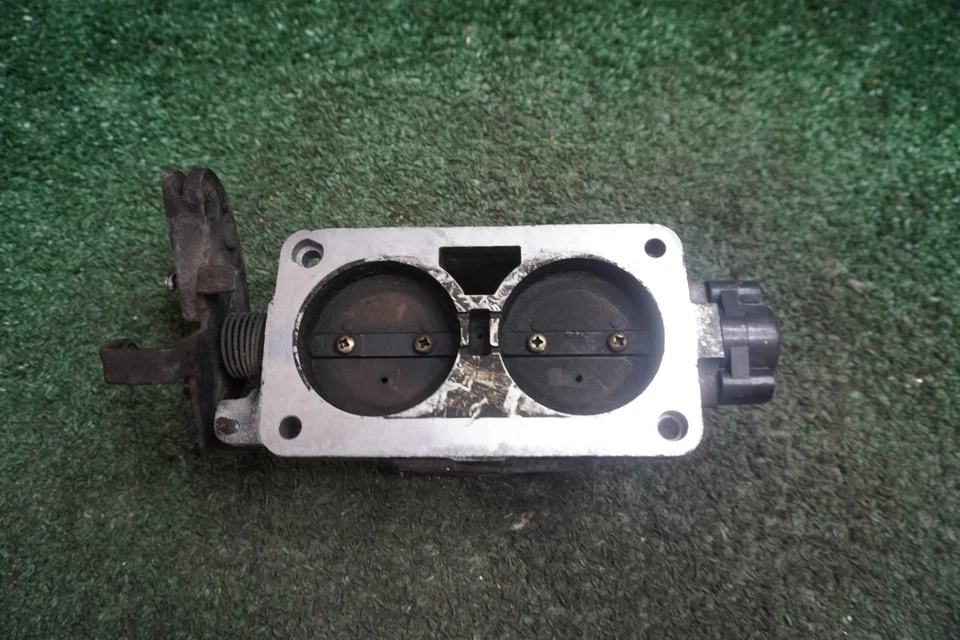 2000 2001 2002 2003 FORD Excursion 6.8L Throttle Body OEM 154K Miles  653394 - Image 2 of 4