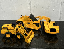 ERTL John Deere Die-Cast Construction Set of ...