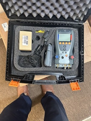 Testo 523 A/C Refrigeration Analyzer 3 Valves with Probes, Case, Battery