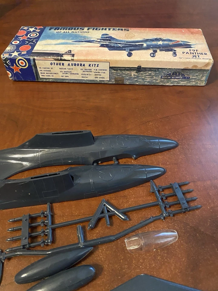 Aurora 1954 #22-69 F9F Panther Jet Model Kit MIB - Image 4 of 4