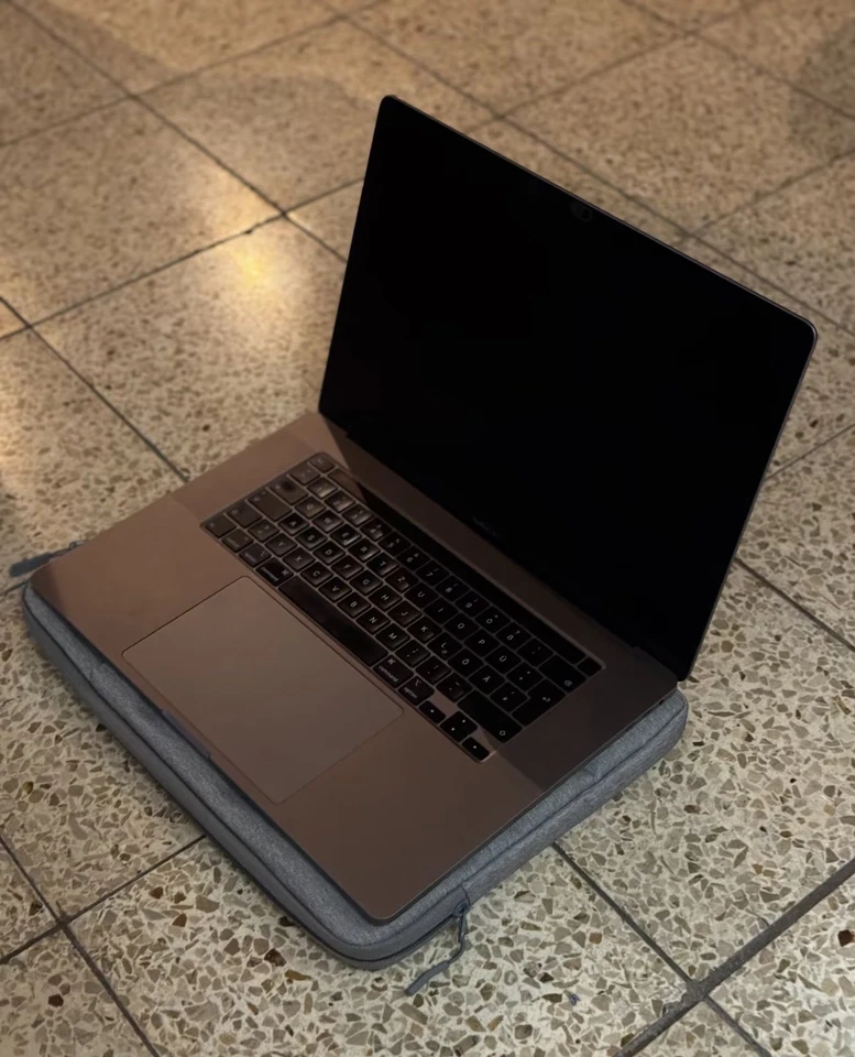 Apple MacBook Pro 16" 2019 · i9 · 64GB · 512GB, Foto 4 von 5