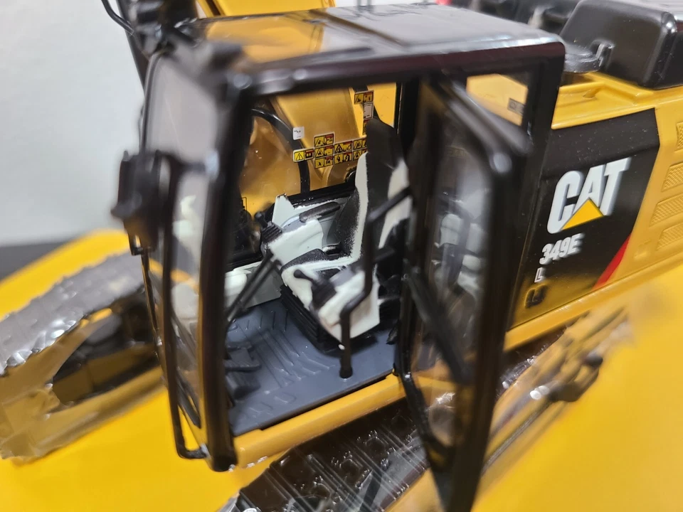 CCM 1/48 Scale Cat 349 E L Hydraulic Excavator Precision Diecast Model EXC - Image 3 of 4