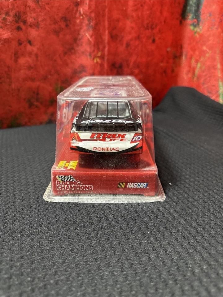 Vavoline Johnny Benson 1:24 比例压铸复制品汽车纳斯卡 — 第 4/4 张图片