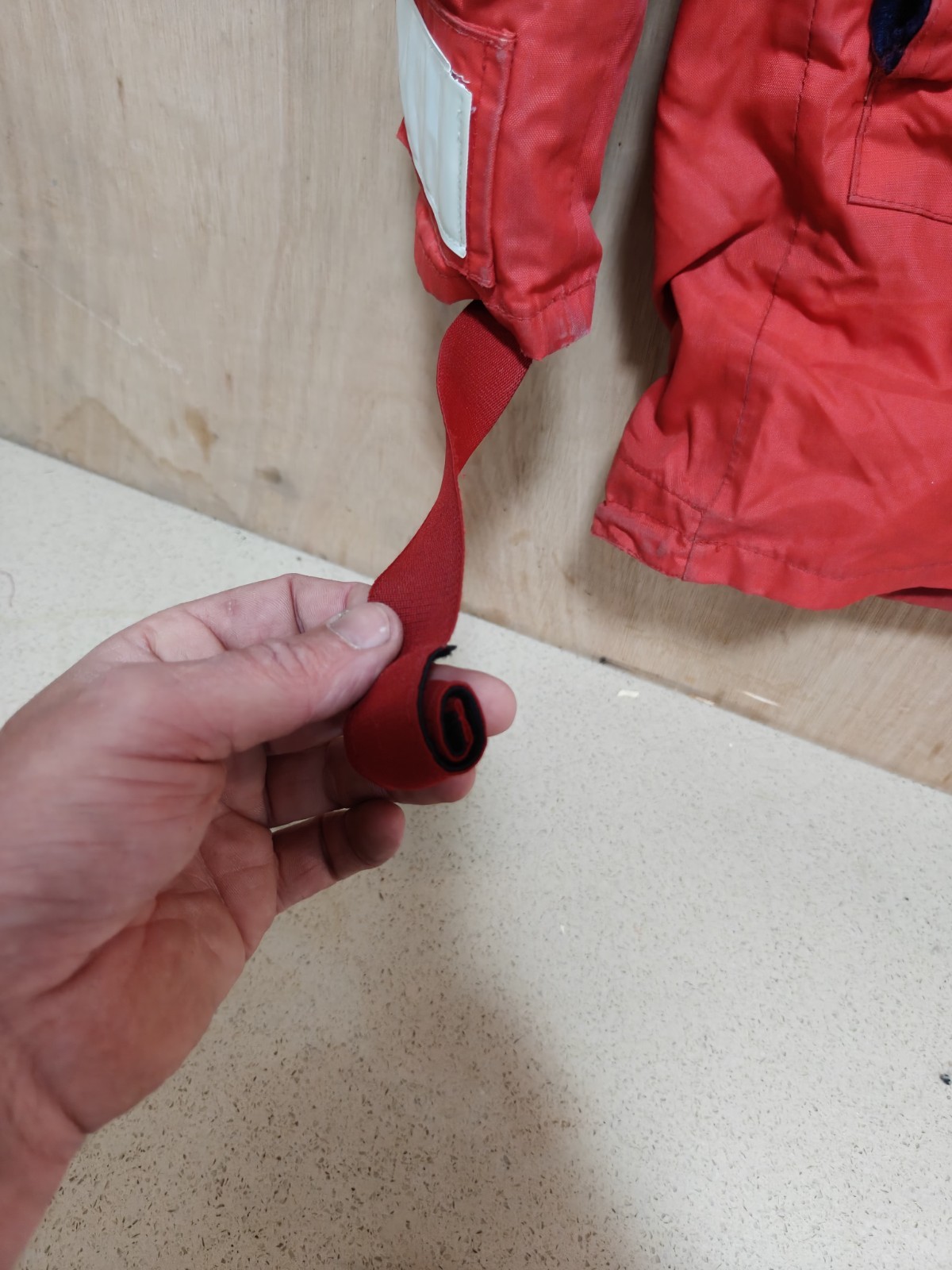 Helly Hansen sailing jacket red mens with straps and sos Whistle L /XL rrp £450 image 5