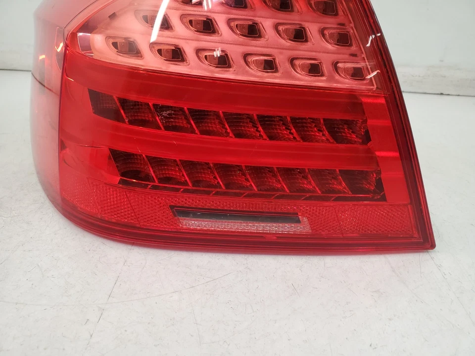 ✅ 11-13 BMW OEM E93 335 M3 LCI Luz Trasera Izquierda Del Lado del Conductor Luz De Parada Exterior Foto 4 de 4