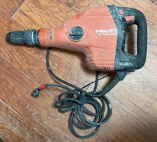 HILTI TE 700-AVR DEMOLITION HAMMER DRILL CORDED- USED.