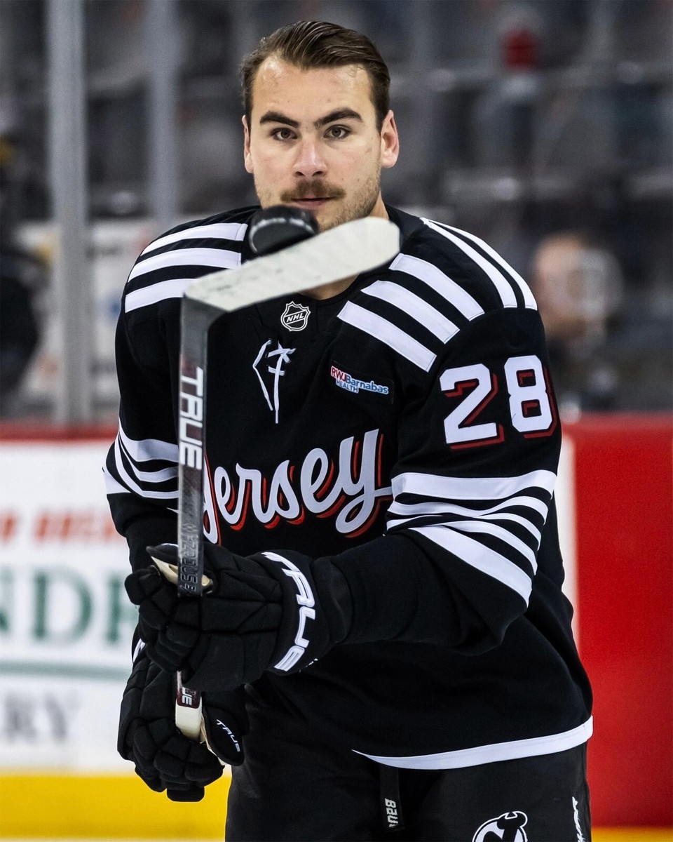 Devils Hockey Player Devils Nhl Devils Hockey Players New Jersey