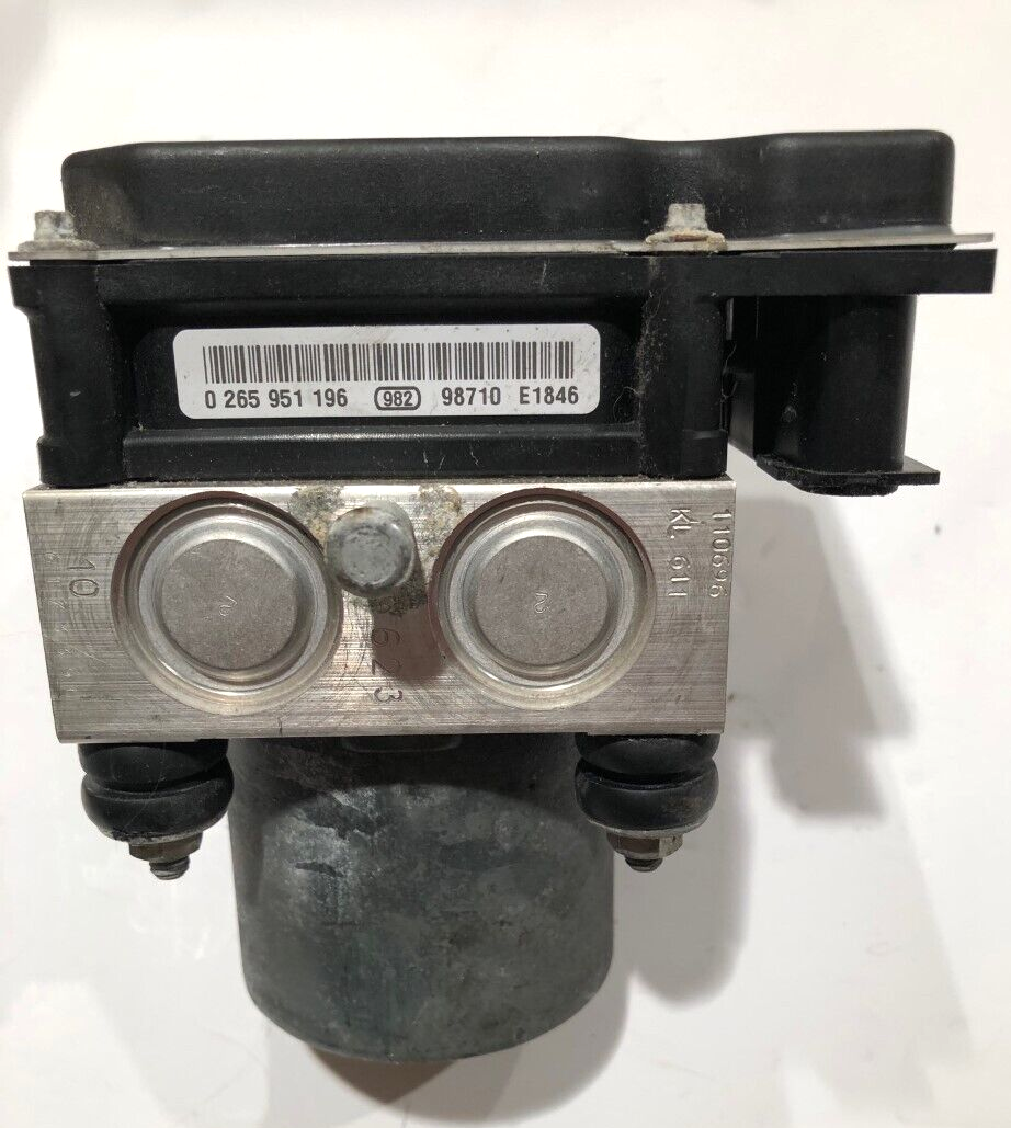 2010 - 2011 Toyota Camry Brake System ABS Pump Module Unit 44540