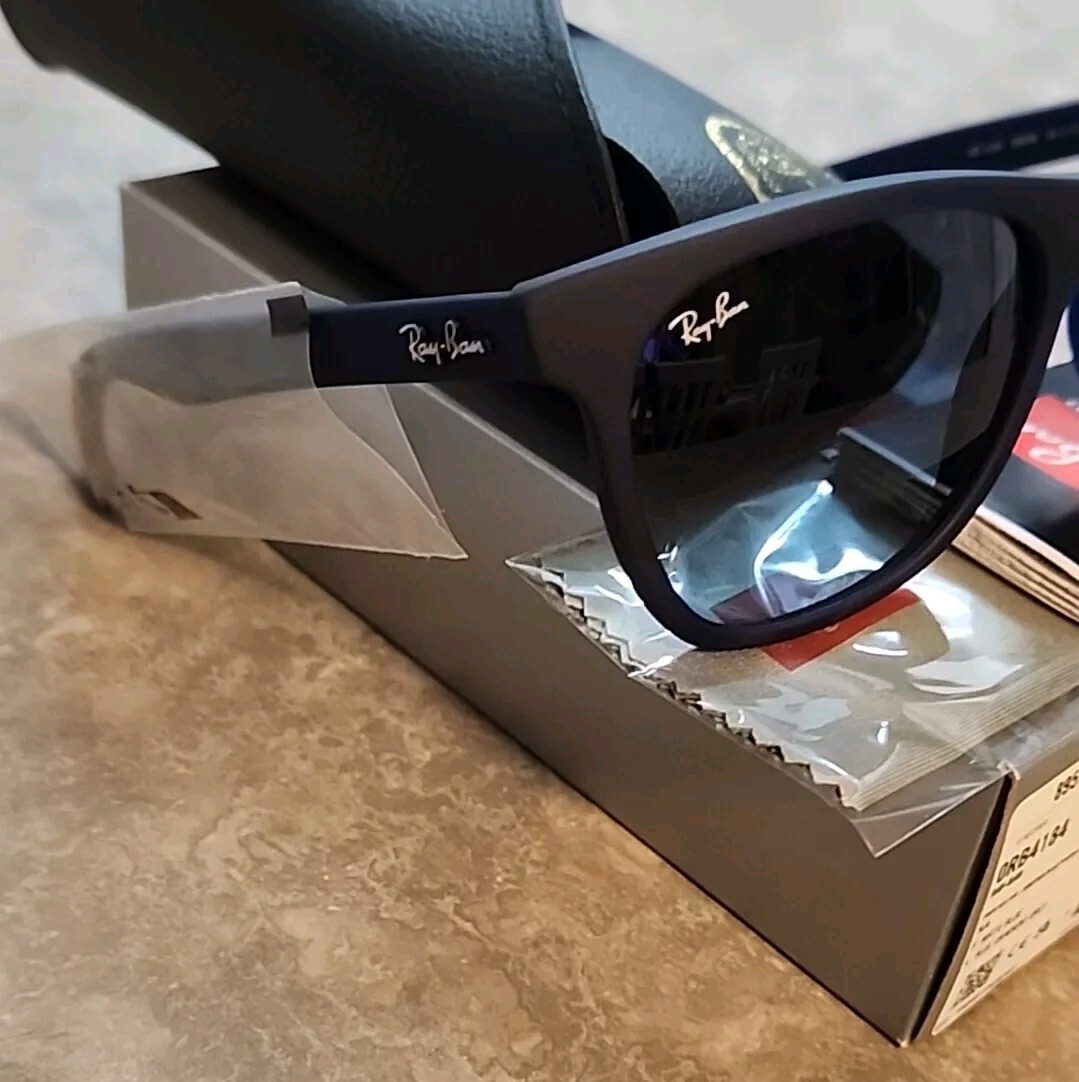 Ray-Ban RB4184 サングラス made in Italy ハワイ購入 Ray-Ban RB4184 M (54 - 17) with Grey lenses and Black frame