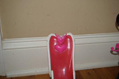 Monster HIgh Draculaura Powder Room Playset - Picture 4 of 13