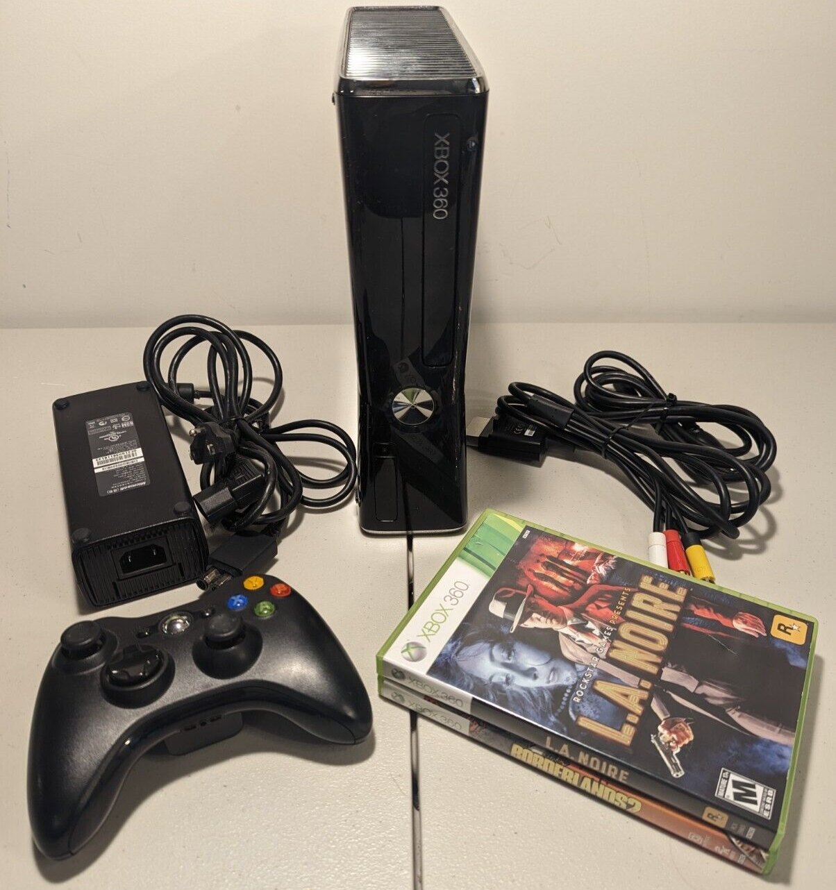 Microsoft Xbox 360 S Slim 250GB Model 1439 Video Game Console