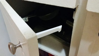 Set Kindersicherer Sicherheitsverschluss Robust Schrank Schranktür Schubladenriegel Baby