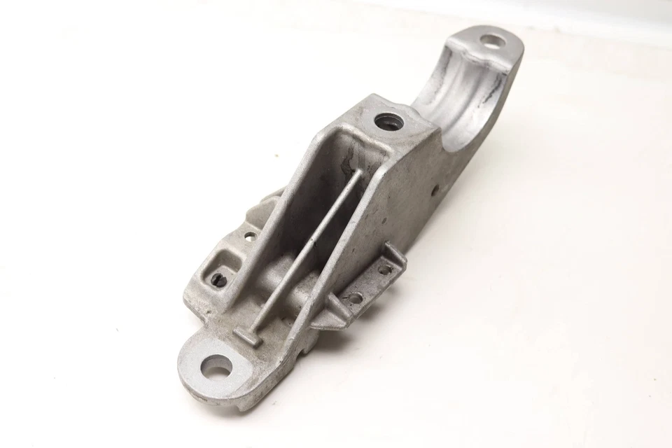 BMW ALPINA B7 2017-2022 - Soporte de abrazadera de barra estabilizadora/baja delantera derecha (inferior) Foto 2 de 4