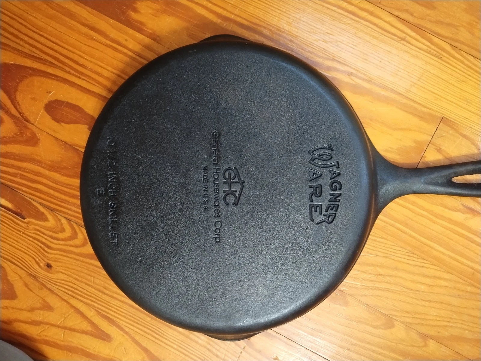 Wagner Ware GHC 10.5 Inch Cast Iron Skillet