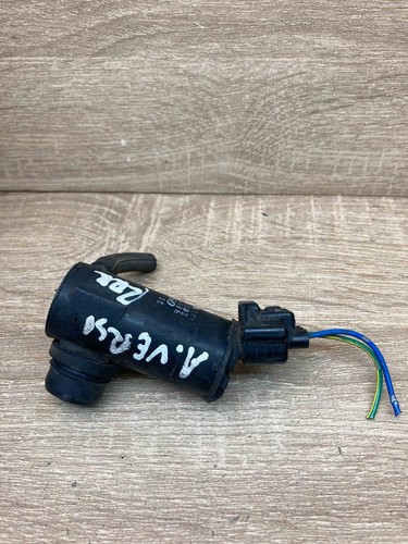 85330 33020 060210 386 Denso Toyota WINDSCREEN HEADLIGHT WASHER PUMP With Plug - Picture 3 of 7
