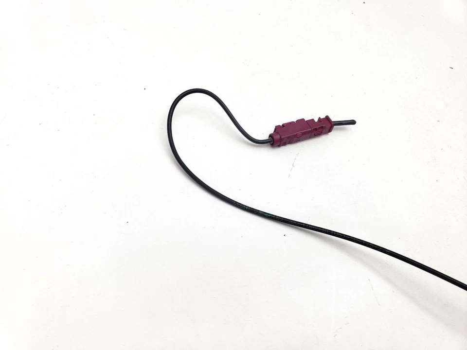 MERCEDES BENZ C CLASS W205 AERIAL ANTENNA 2014 - image 3 of 4