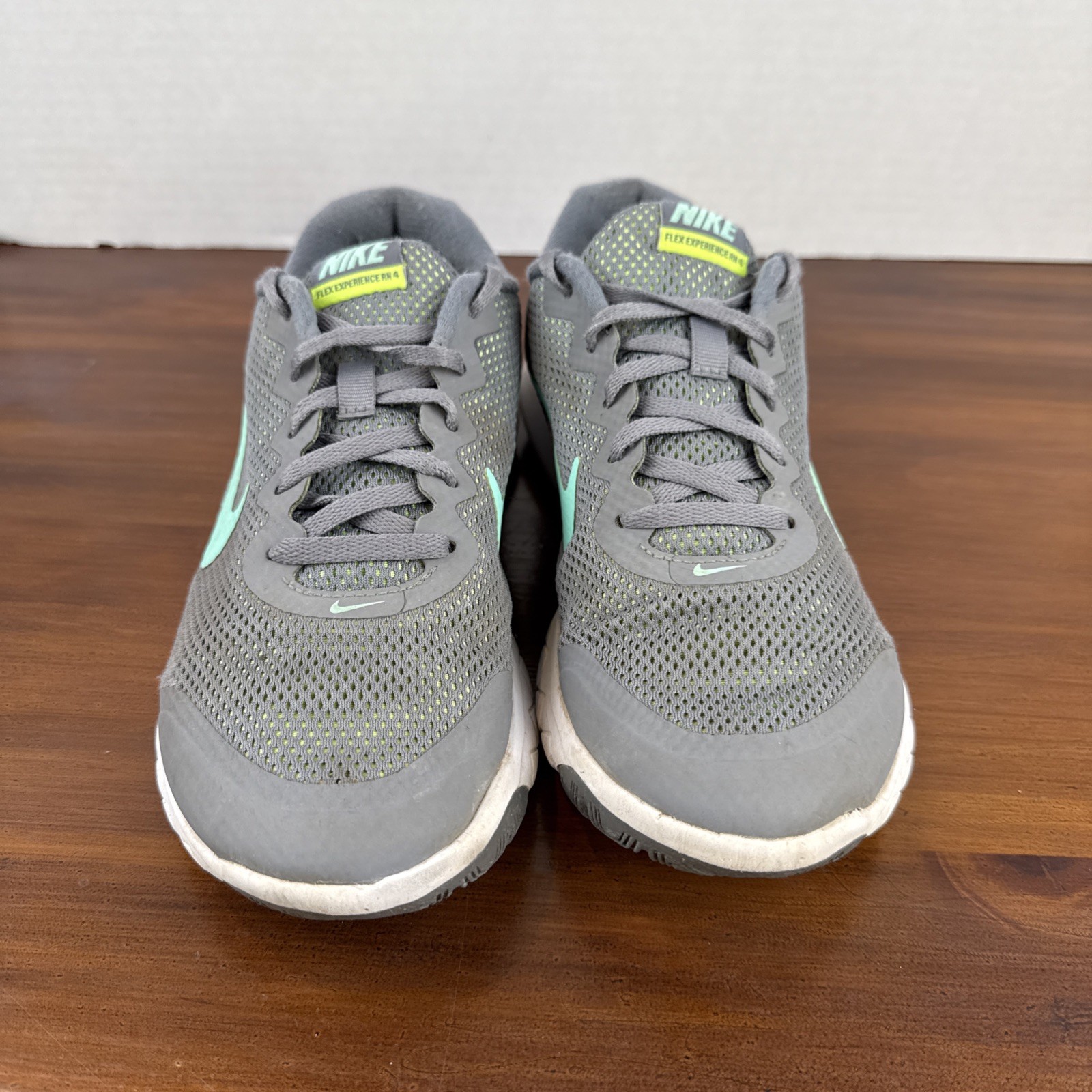 Women’s Nike Flex Experience RN 4 Running Sneakers Size 8 thumbnail 4