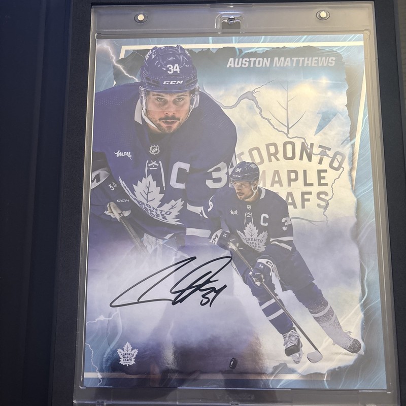 24/25 Fanatics Emanate Auston Matthews Toronto Maple Leafs Bookend 10/10