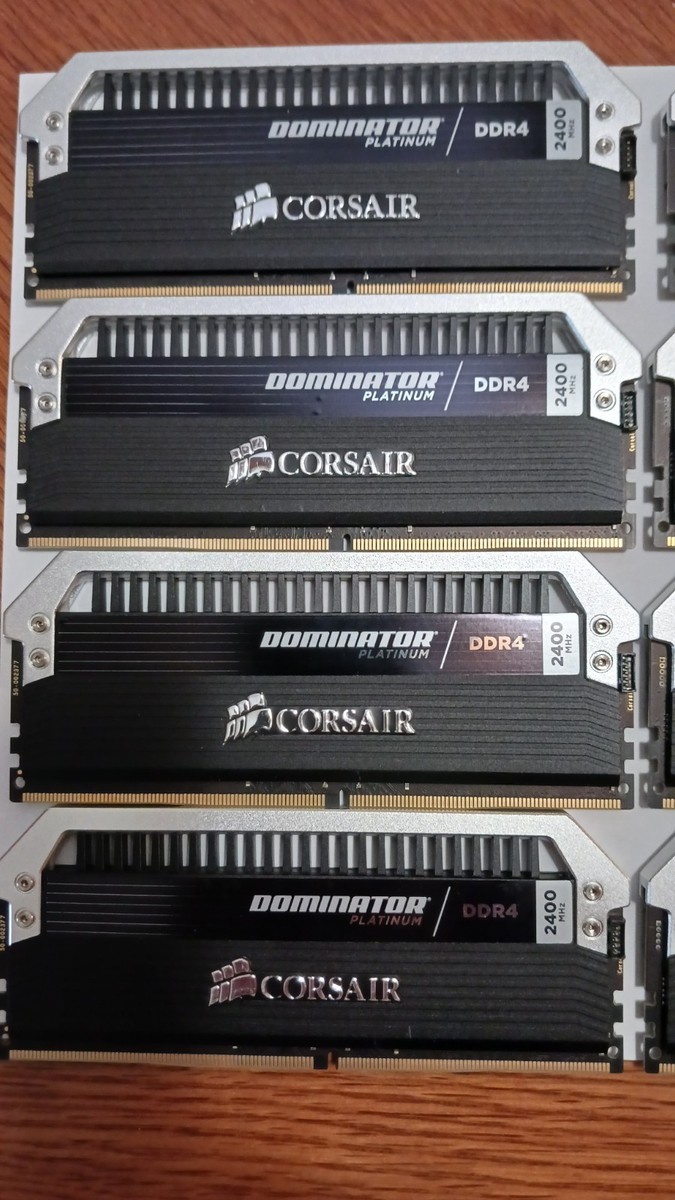 64GB Corsair Dominator Platinum 8 x 8GB DDR4 2400Mhz