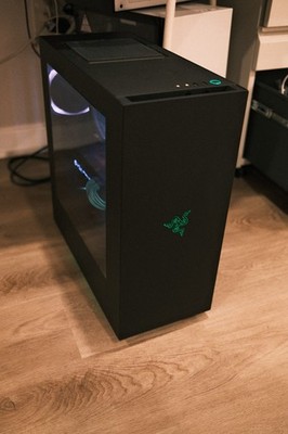 Razer Gaming PC Intel i7-9700K EVGA GTX1070 Ti FTW2 32GB 1.5TB NZXT Kraken Win11