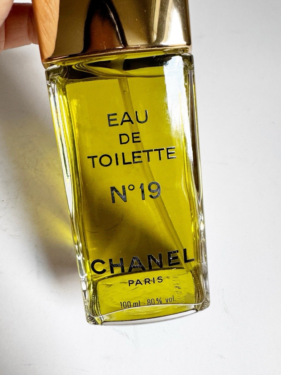 New Vtg CHANEL No 19 Perfume in Box Eau de Toilette Spray