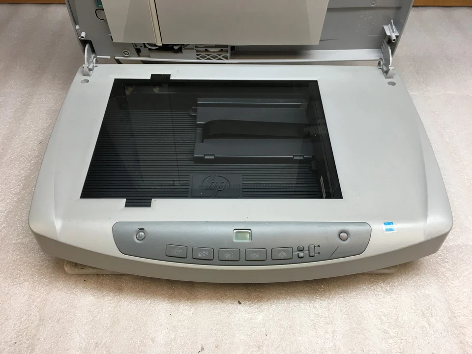 HP Scanjet 5590 Document Scanner Digital Flatbed Scanner w/ Power Adapter & USB - Image 2 of 4