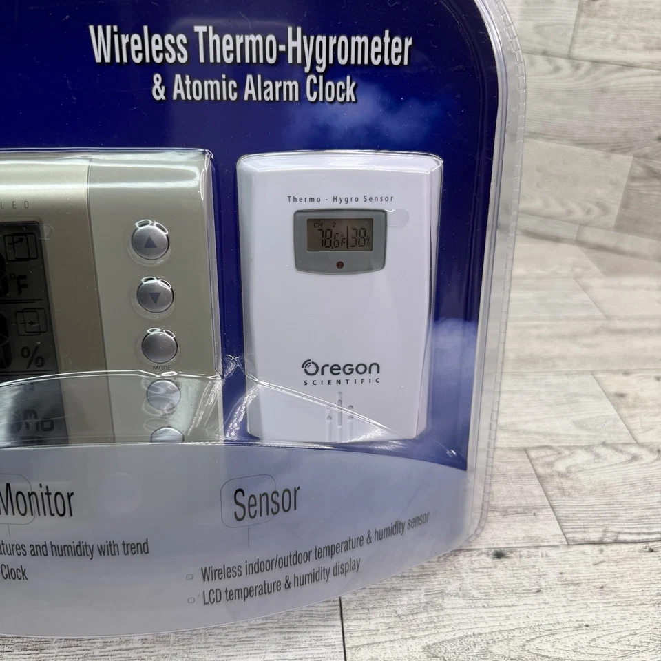 Oregon Scientific RMR603HGA Wireless Thermometer Atomic Alarm Clock Self Setting - Image 3 of 4