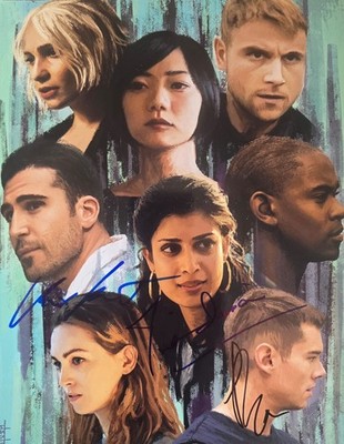 DOONA BAE, TINA DESAI, MAX RIEMELT   signed 20X25cm Autogramm In Person SENSE 8