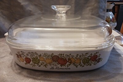 CorningWare A 14-B 10x10x2 Casserole Dish, W/ Lid