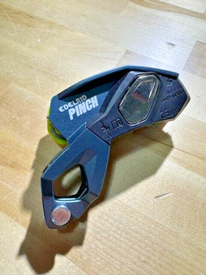 Edelrid Pinch Assisted Belay Device - Rock Climbing, Sport, Trad, Send it!