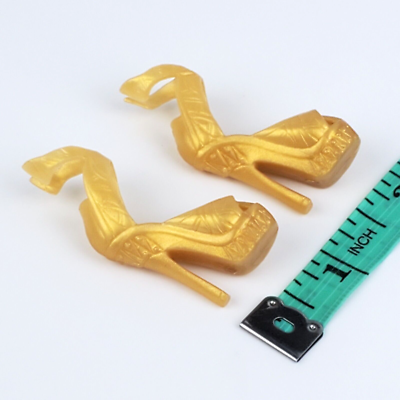 cleo.  Monster High - Cleo de Nile - 13 Wishes Oasis - Pair Gold Heels