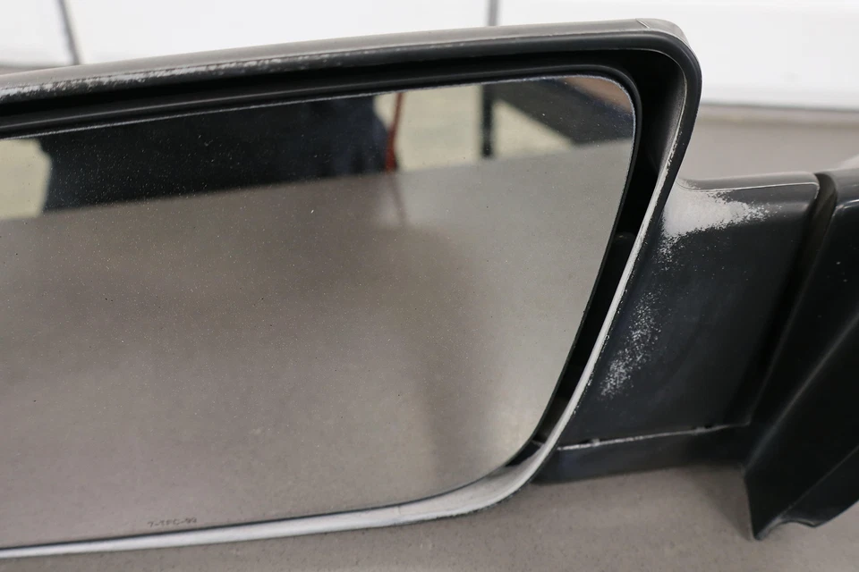 Левое зеркало с электроприводом двери для Chevy Suburban GMT400 92–99 годов выпуска от оригинального производителя - Изображение 3 из 4