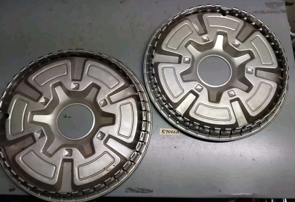 Dos tapacubos delanteros Chevrolet C10 1976 1977 1978 1978 4x4 ¿Nuevo de Lote Antiguo? Foto 3 de 4