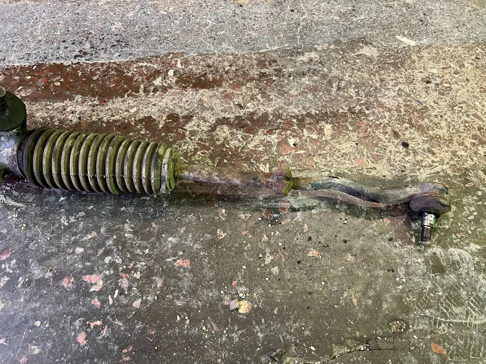 Рулевая рейка BMW E30 с креплением M20 320i 325i 325e 7810501112 - Изображение 4 из 4