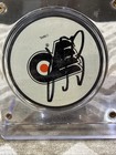 2001 PARKHURST #249 ERIC WEINAICH HOCKEY CARD with AUTOGRAPHED PUCK in DISPLAY — photo 3