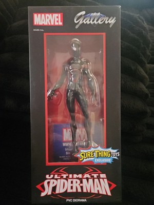 Diamond Select Toys Marvel Ultimate Spider-Man PVC Figure (SURE THING TOYS)