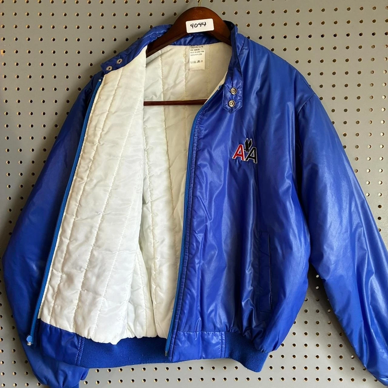 Vintage American Airlines Employee Bomber Jacket Adult Size Large - product detail image 1