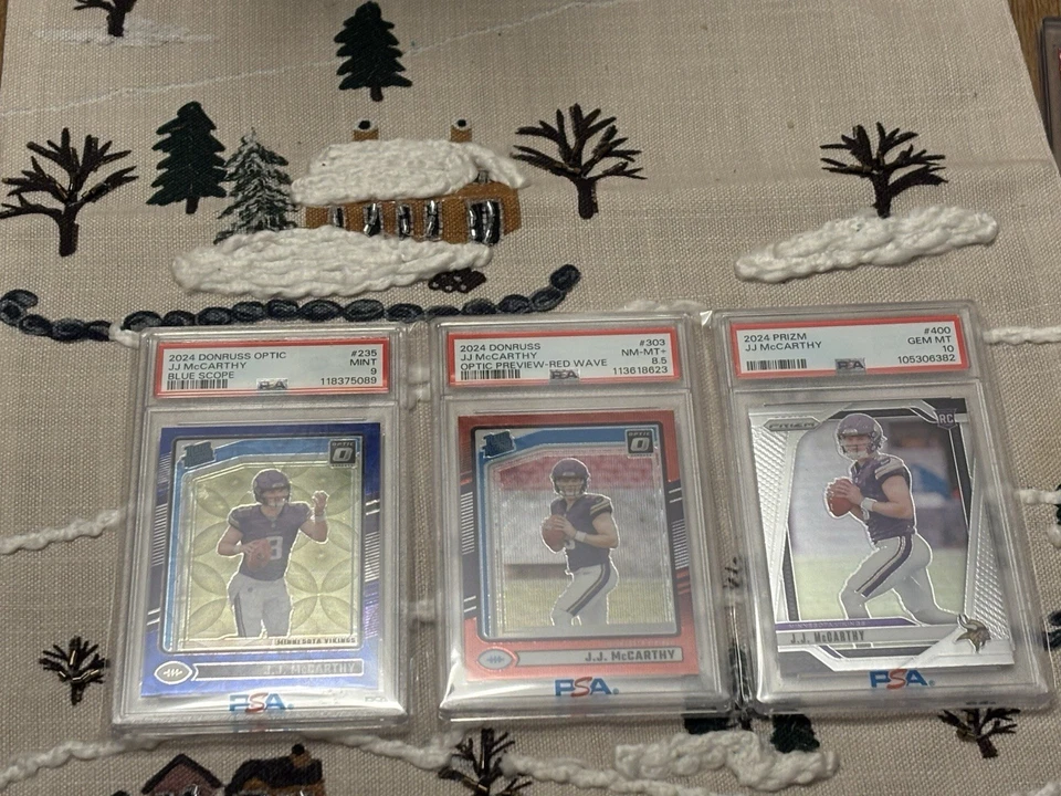 Lote de tarjetas de novato J.J. McCARTHY 2024. 26 tarjetas Prizms, óptica, parches, numeradas Foto 2 de 4