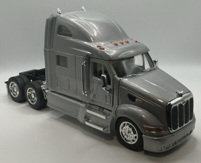 1/32 ピータービルド　コンボイトレーラーヘッド JADA RoadRIGZ JADA ROADRIGZ PETERBILT MODEL 379 1:32 AMERICAN TOWING