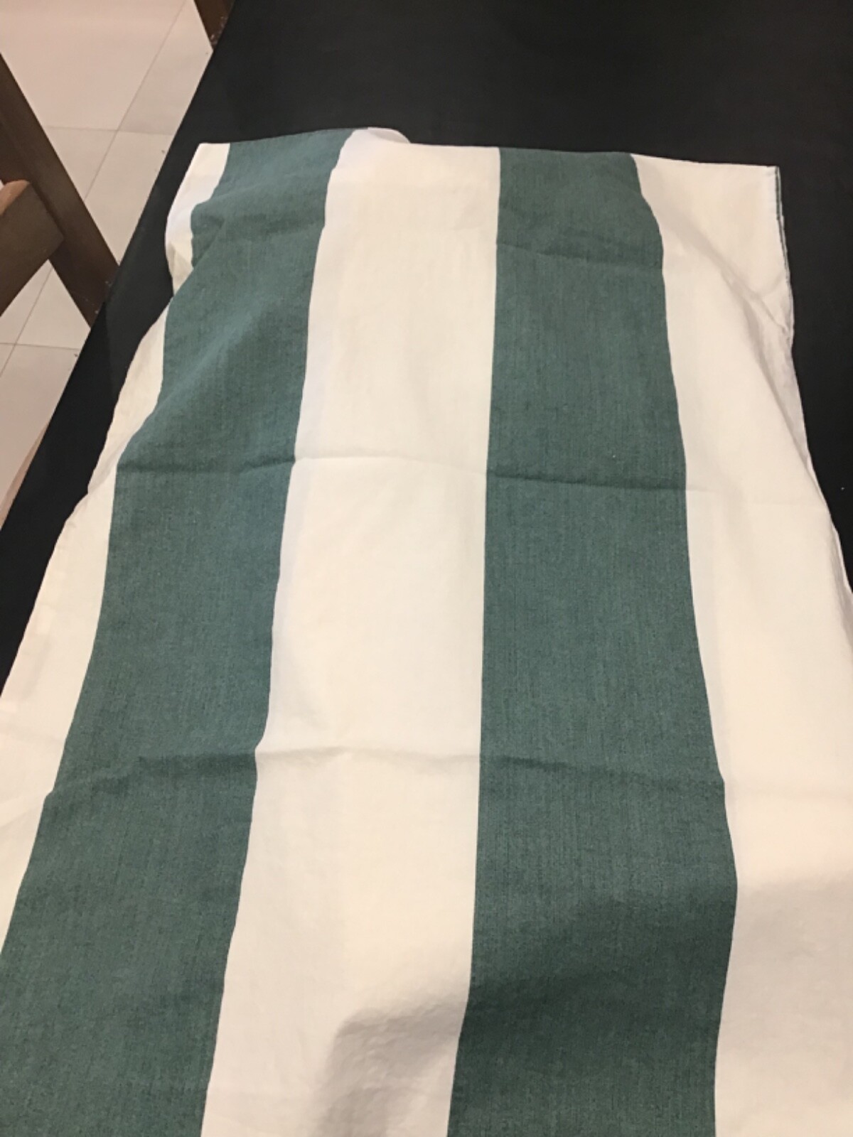 John Lewis King Size Duvet Cover with matching pillow cases reversible