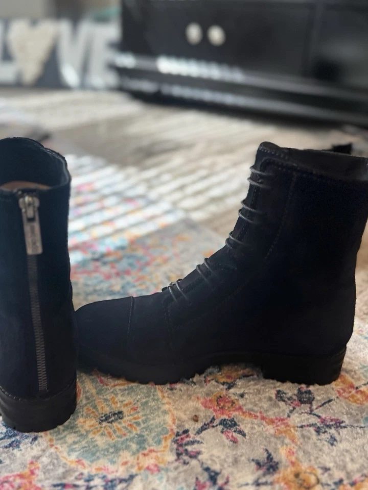 Botas de gamuza negras para mujer Jimmy Choo 37,5 con cordones en la parte delantera con accesorios plateados Foto 2 de 4