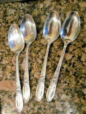 4Oneida Community 1953 Silverplate WHITE ORCHID Demitasse Spoons 4