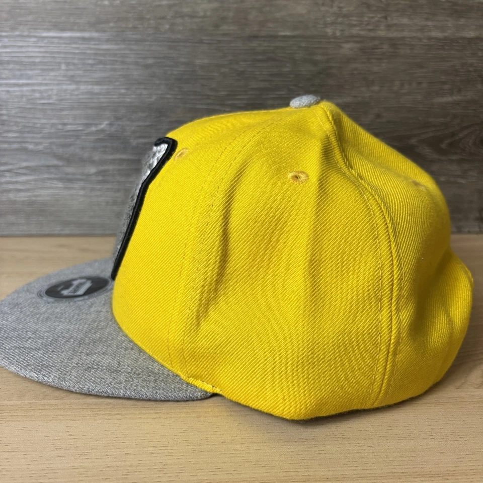 Boné Trukfit Snap Back Patch Feelin Spacey bordado gráfico masculino - Imagem 4 de 4