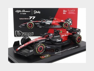 1:43 Burago Alfa Romeo F1 C43 #77 2023 Bottas mit Pilot und Showcase BU38086-BO