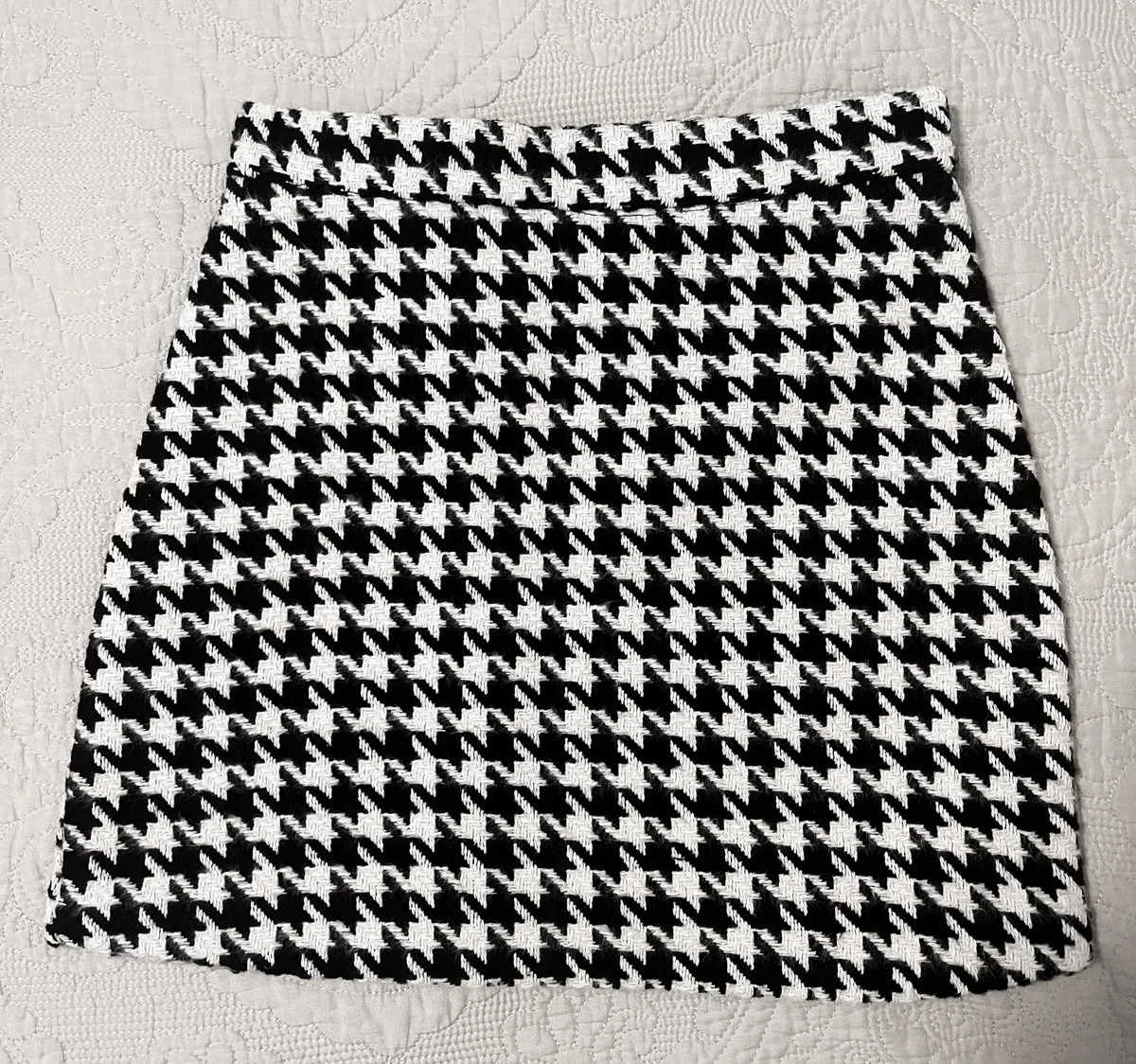 Black and top white skirt xs