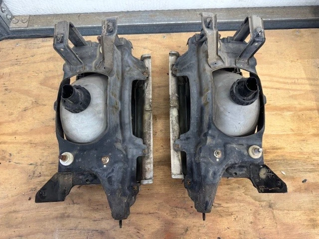 1986 (85-86)  MX73 Toyota Cressida headlights w/ Mounting Brackets - Image 4 of 4