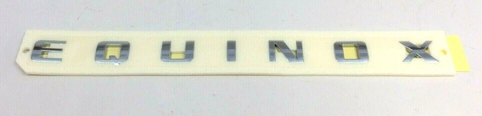 Chevrolet Equinox 2018-2020 puerta delantera cromada placa de identificación emblema nuevo OEM Foto 2 de 4